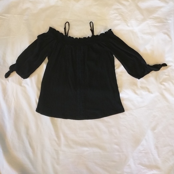 no comment Tops - Off the Shoulder Black 3/4 Sleeve Crinkle Shirt